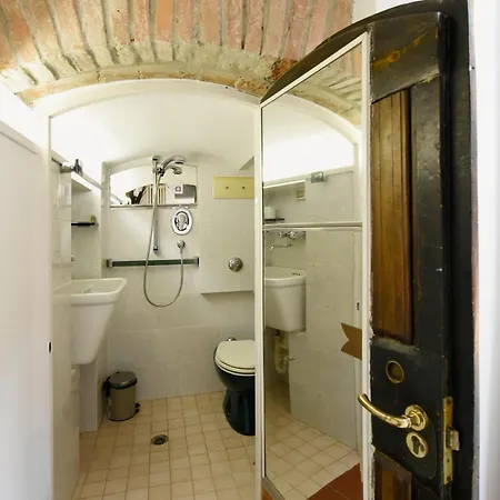 Tourist House - Fringe - Self Check-in
