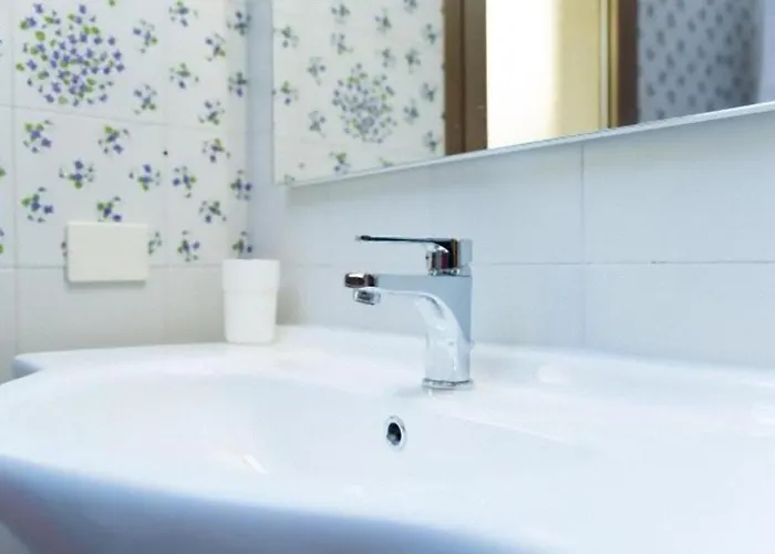 Tourist House - Fringe - Self Check-in *