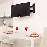 Apartman Tourist House - Fringe - Self Check-in Bologna