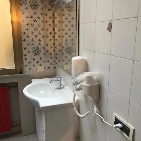 דירה Tourist House - Fringe - Self Check-in בולוניה