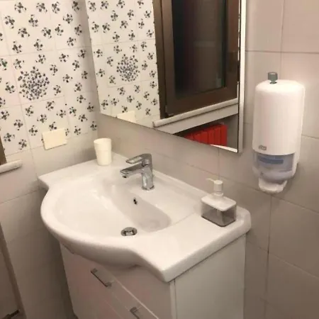 Tourist House - Fringe - Self Check-in *