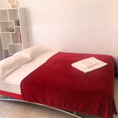 Tourist House - Fringe - Self Check-in דירה בולוניה